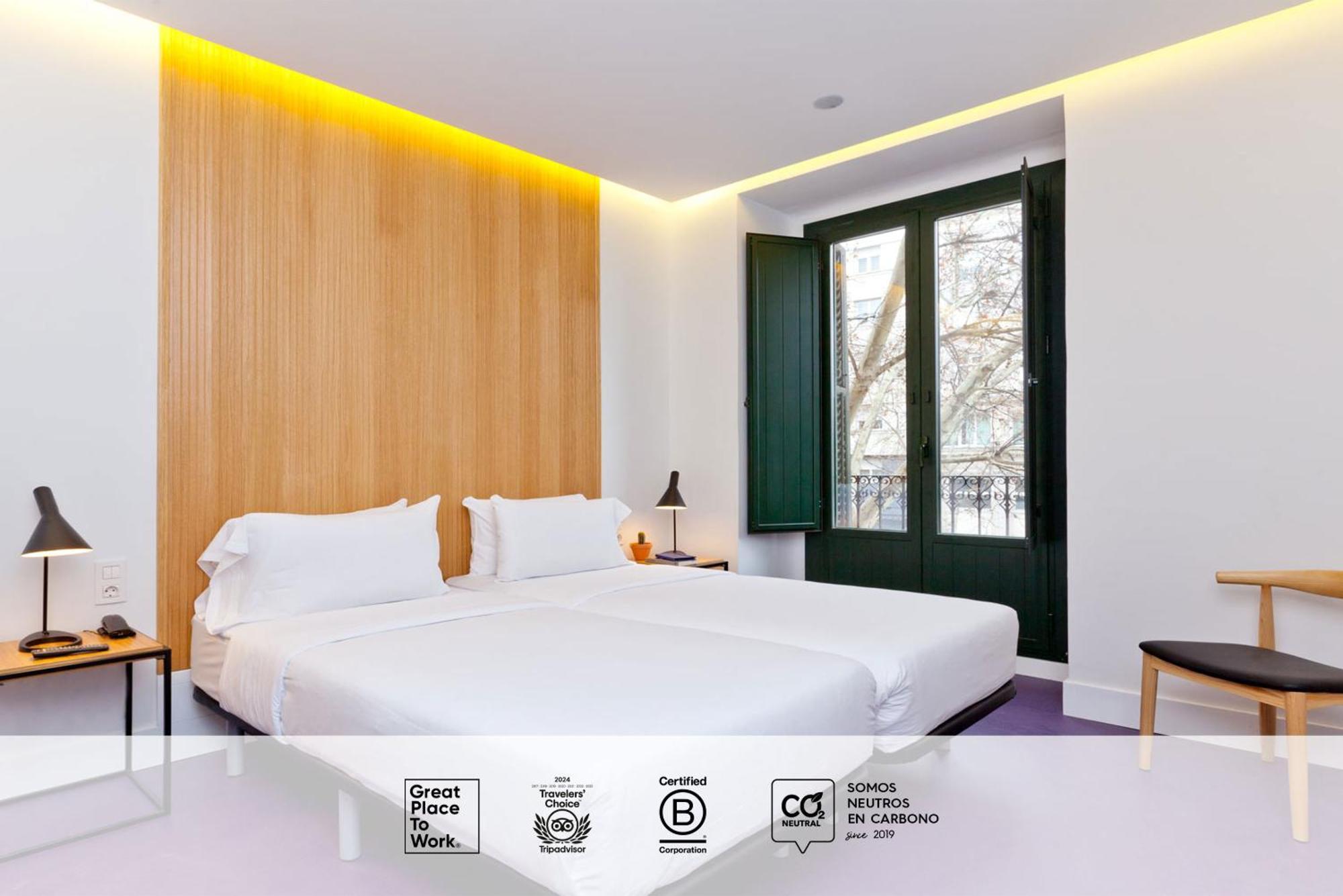Quarto com Cama de Casal ou 2 de Solteiro e Varanda